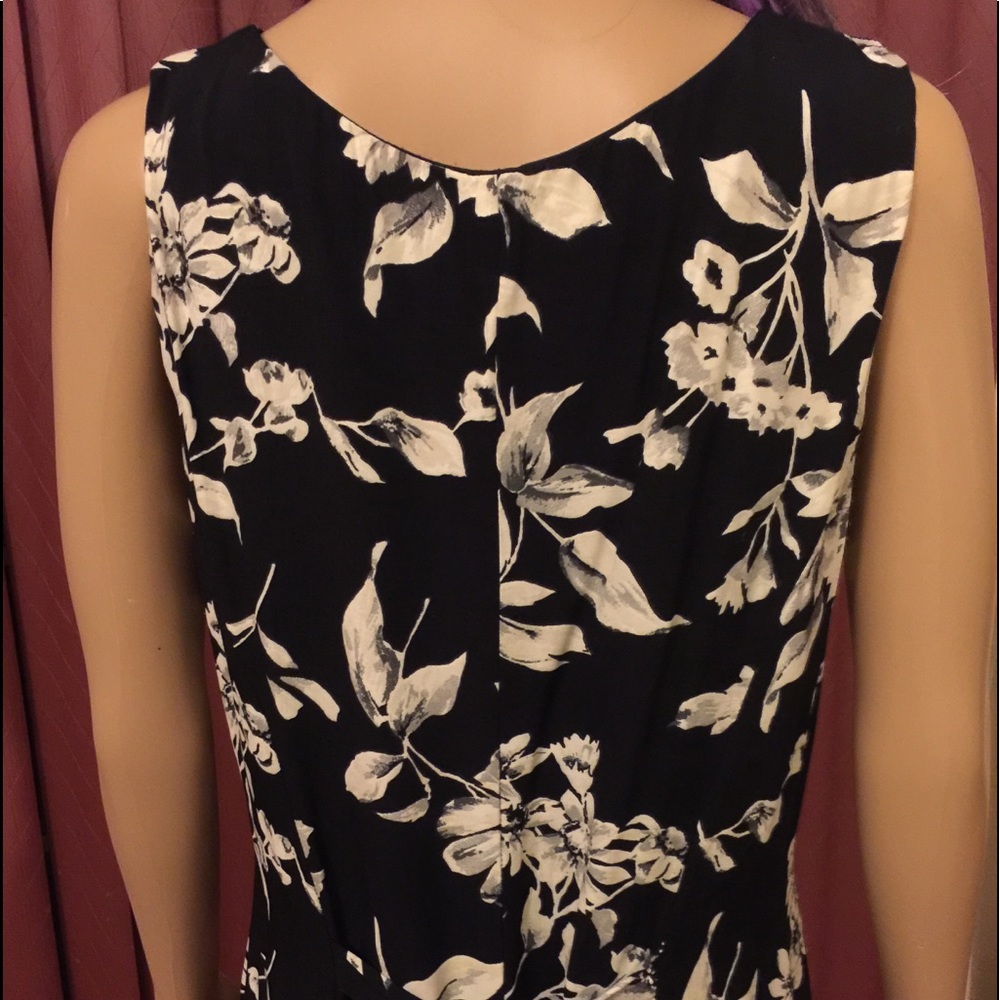 Dress - Picture 3 of 6